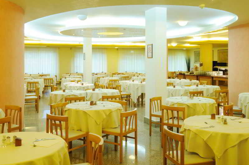 Hotel Oasi Wellness & 4*